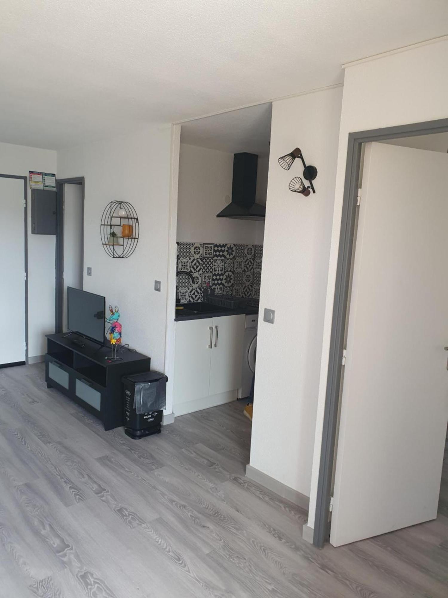 Les Terrasses De La Baronnie Appartement Climatise Avec 1 Chambre Et Piscine Ouverte Du 28 Mai 2025 Au 28 Septembre 2025 Le Grau-du-Roi Exterior foto